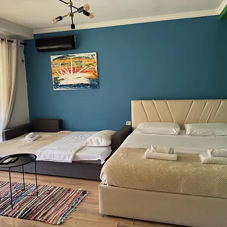 Colorful , Centre Apartment *